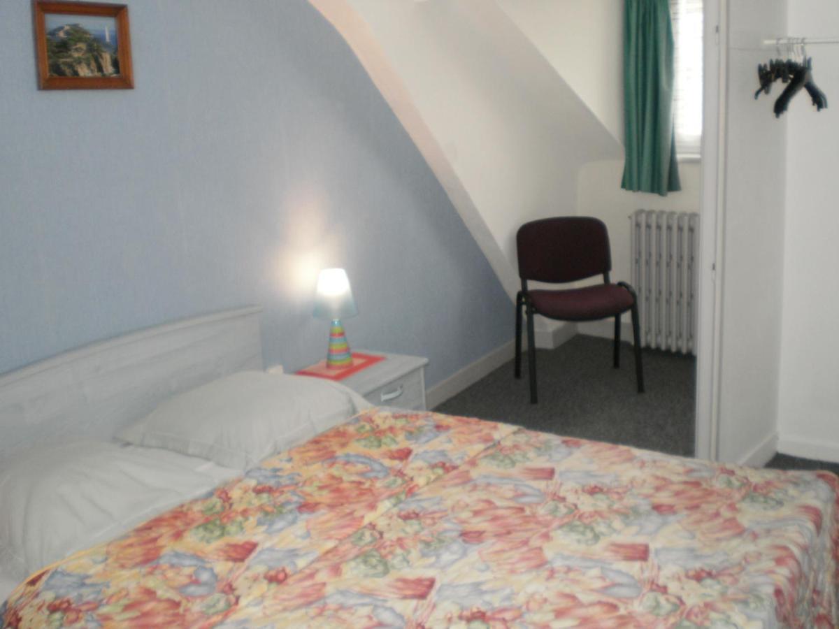 Hotel De La Gare Монлюсон Экстерьер фото
