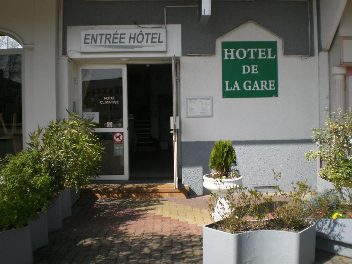 Hotel De La Gare Монлюсон Экстерьер фото